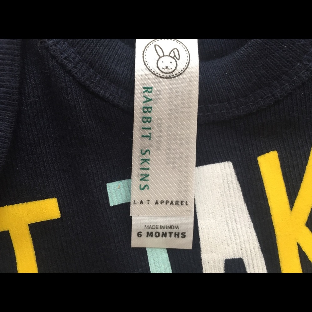 🆕 Twins 6 month baby onesie set NWOT - Picture 4 of 5